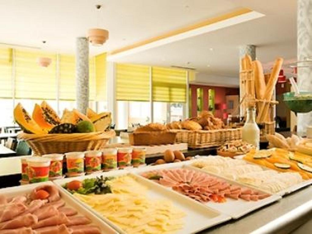 Ibis Cotonou Hotell Exteriör bild