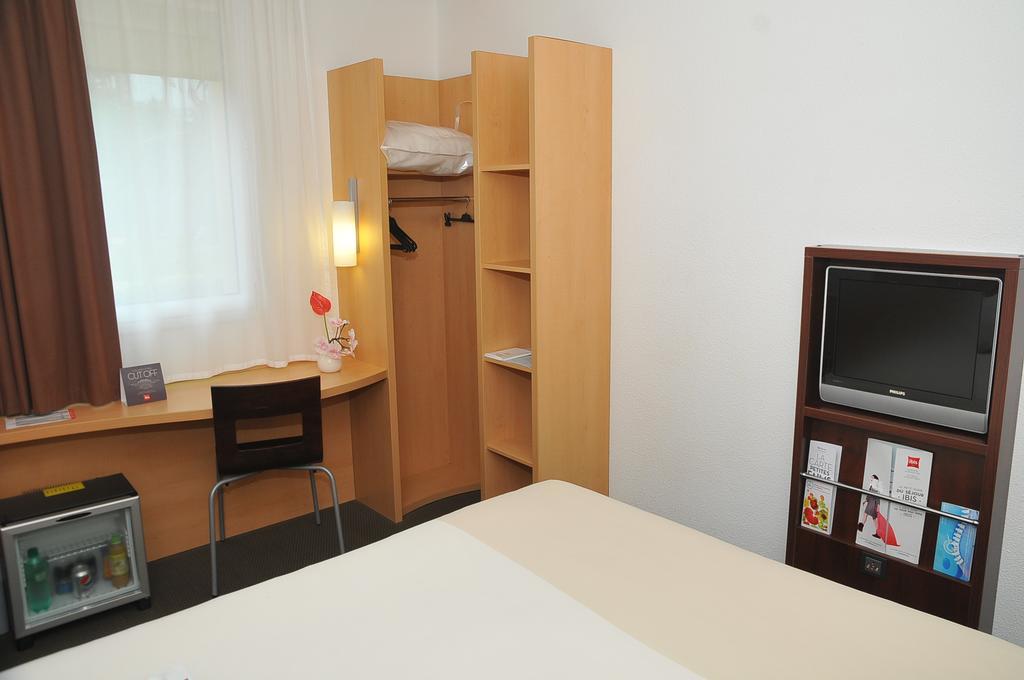Ibis Cotonou Hotell Exteriör bild