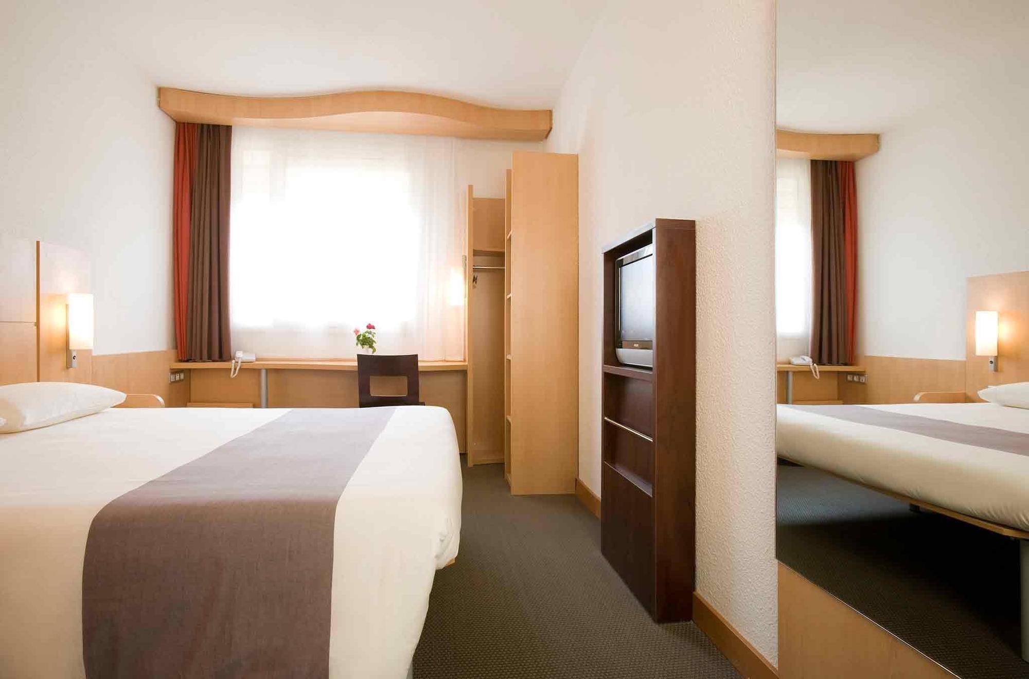 Ibis Cotonou Hotell Exteriör bild